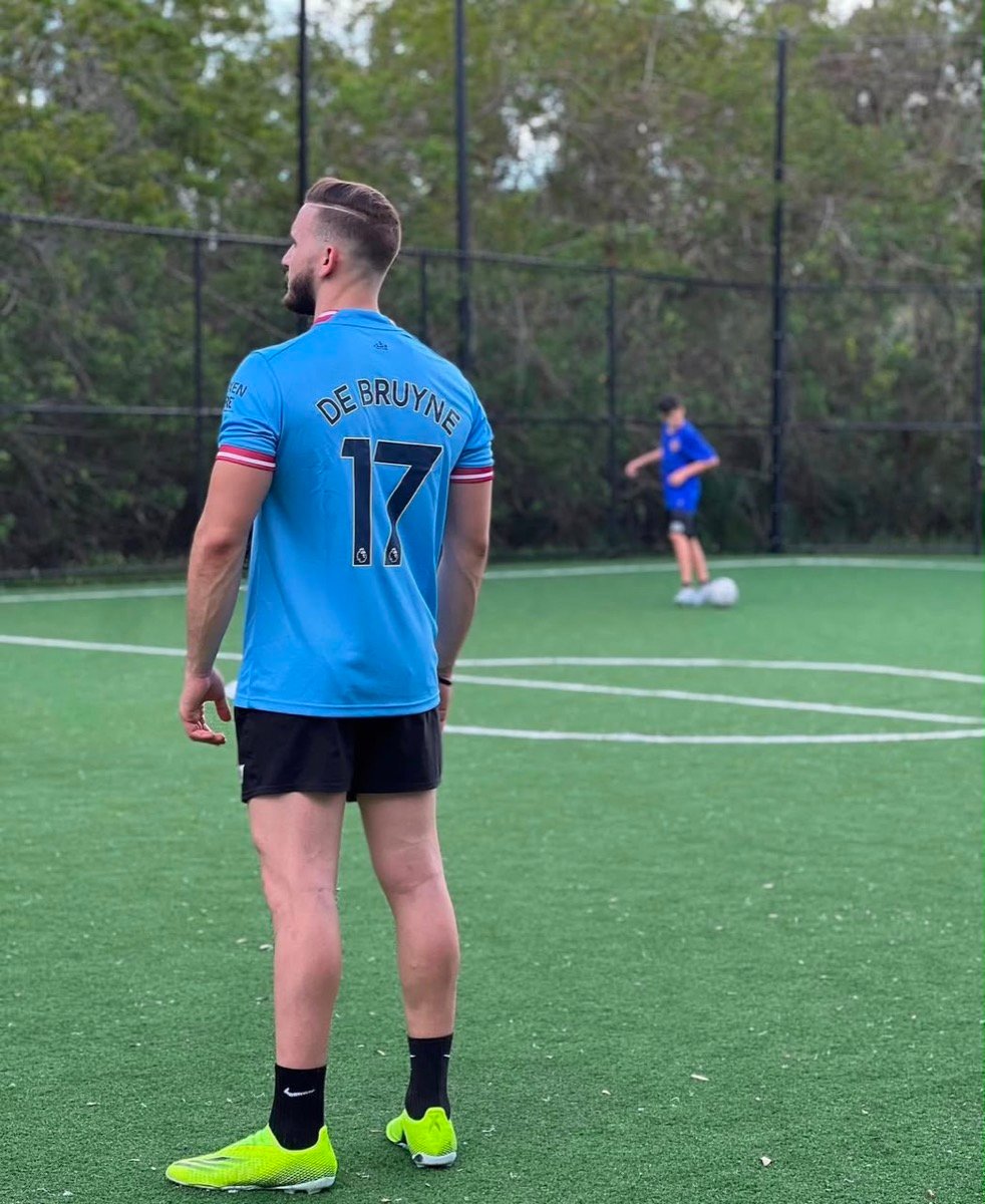 João Marcos jogando bola — a liberdade de operar no automático